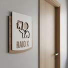 Placa de Sinalização RaioX MDF Alto Relevo 15x13cm Para Porta