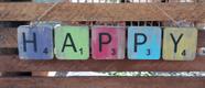 Placa Decorativa "Happy" em madeira
