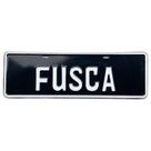 Placa Em Alumínio Decorativa Fundo Preto Escrito "Fusca" Em Alto Relevo