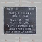 Placa em Alumínio Túmulo Jazigo Lápide Cemitério para 1 Pessoa com Mensagem e Identificação do Jazigo