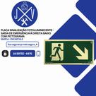 Placa Sinalização Fotoluminescente - Saída de Emergência à Direita Baixo com Pictograma