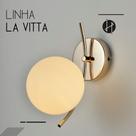 Plafon dourado com globo de vidro