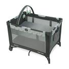Playard Graco Play On The Go Emersyn com Berço - Portátil e Fácil de Montar