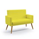 Poltrona Namoradeira Decorativa Estofada Vega Com Rodapé Sued Amarelo Aradecor