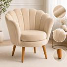 Poltrona Pétala Veludo Bege Decorativa Sala Estar Recepção