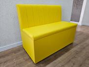 POLTRONA SOFÁ BOOTH 1,10cm AMARELO EM LISTRAS POLTRONA SOFÁ BOOTH 1,10cm AMARELO EM LISTRAS