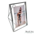 Porta-Retrato Prisma Prata 13x18cm - Moldura Geométrica de Luxo para Decoração Moderna Porta-Retrato Prisma Prata 13x18cm - Moldura Geométrica de Luxo para Decoração Moderna