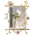 Porta-retratos Goutangen 8,5 x 6,3 cm em metal floral dourado