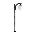 Poste de Jardim P23/1 com Globo de Vidro Leitoso 15x30 2,16m em Aço Fosfatizado Preto