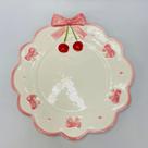 Prato Raso Laço Cereja Branco com Rosa Decorativo Cerâmica 24,5cm