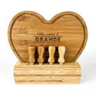 Presente de Dia das Mães - Mãe, Como é Grande Meu Amor Por Você- Kit para Queijo em Bambu