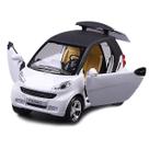 Presente infantil Toy Car Simulation Smart ForTwo 1:24 de metal fundido