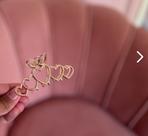 Presilha corações para cabelo dourada