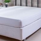 Protetor De Colchão Solteiro Impermeável Jacquard Plus 100% Poliéster - Branco Protetor De Colchão Solteiro Impermeável Jacquard Plus 100% Poliéster - Branco