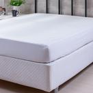 Protetor De Colchão Solteiro Impermeável Jacquard Plus 100% Poliéster - Branco Protetor De Colchão Solteiro Impermeável Jacquard Plus 100% Poliéster - Branco