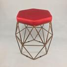 Puff Decorativo Aramado Bronze Suede Vermelho Hexâgono Geométrico