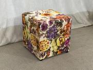 Puff Decorativo Floral Bege 42 Alpoim