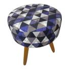 Puff Decorativo Redondo com Pés de Madeira Tecido Triângulo Roxo - JBF Poltronas e Cia