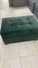 Puff, no tecido suede cor verde escuro