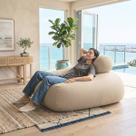 Puff Sensorial Relax Ergonômico com Encosto e Enchimento Perolas 3mm GoodPufes Extrema Maciez Bege