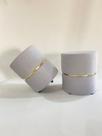 puffs kit 2 decorativo redondo cinza claro com cinta dourada elegante luxo