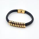 Pulseira couro com chapa voltas em aço dourado Pulseira couro com chapa voltas em aço dourado