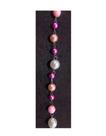 Pulseira de pérola brancas e rosas em diferentes tamanhos formando uma sequência. Pulseira de pérola brancas e rosas em diferentes tamanhos formando uma sequência.