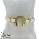 Pulseira em couro com ferradura cravejada em bijuteria