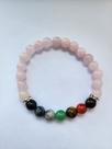 Pulseira em pedras naturais quartzo rosa 8mm com 7 chackras