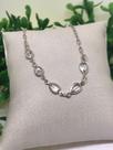 Pulseira em prata, correntinha com pedras transparentes formato de gotas