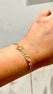 Pulseira Feminina Personalizada Gratidão Dourada com Ponto de Luz Elegância e Significado