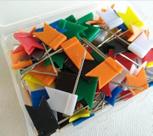 Push Pins WOIWO 100PCS, mapa colorido decorativo com bandeira