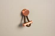 Puxador oriente ponto couro-zen design