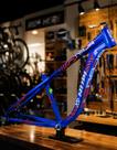 Quadro 26 Hupi Naja V10 Gancheira Horizontal Wheeling Grau Cor:Azul