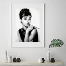 Quadro Audrey Bonequinha De Luxo - 60x48cm Quadro Audrey Bonequinha De Luxo - 60x48cm