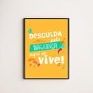 Quadro Bagunça Fundo Amarelo 24x18cm