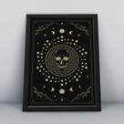 Quadro com molduracaveira e lua dourado