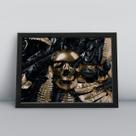 Quadro com molduracaveiras douradas