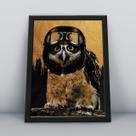 Quadro com molduracoruja motoqueira