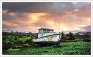 Quadro Decorativo Barco Paisagem Natureza Salas Quartos Decorações Moldura Branca Q10