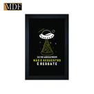 Quadro Decorativo Moldura Pintada Gel Se Me Abduzirem Não É Sequestro É Resgate 30x20 Mdf Adesivado