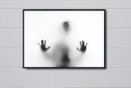 Quadro Decorativo Pessoa presa dentro do quadro Silhueta das sombras com Moldura E Acetato Tamanho A3