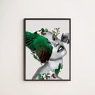 Quadro Decorativo Rosto Mulher Com Asa 33x24cm - com vidro