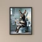 Quadro Divertido Banheiro Burro Lendo Jornal 33x24cm - com vidro