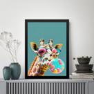 Quadro Girafa Colorida Bubble Gum 33x24cm - com vidro