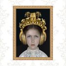 Quadro Moldura Dourada Menina Com Fone Ouvido 45x34cm