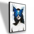 Quadro Mulher Borboleta Azul no Rosto 90x60 Moldura Preta