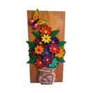 Quadro Rústico Madeira Demolição Flores Coloridas e Borboleta Artesanato Mineiro Unidade