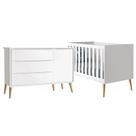 Quarto com Berço Theo e Cômoda com Porta Branco Fosco e Pés Madeira Natural - Reller Móveis