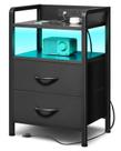 Quarto com carregador de cabeceira Lazzanto Night Stand mesa de cabeceira com estação de carregamento e faixa de luz LED, mesa de cabeceira com prateleira de armazenamento e 2 gavetas de tecido, mesa final Morden com portas U-S-B e tomadas AC